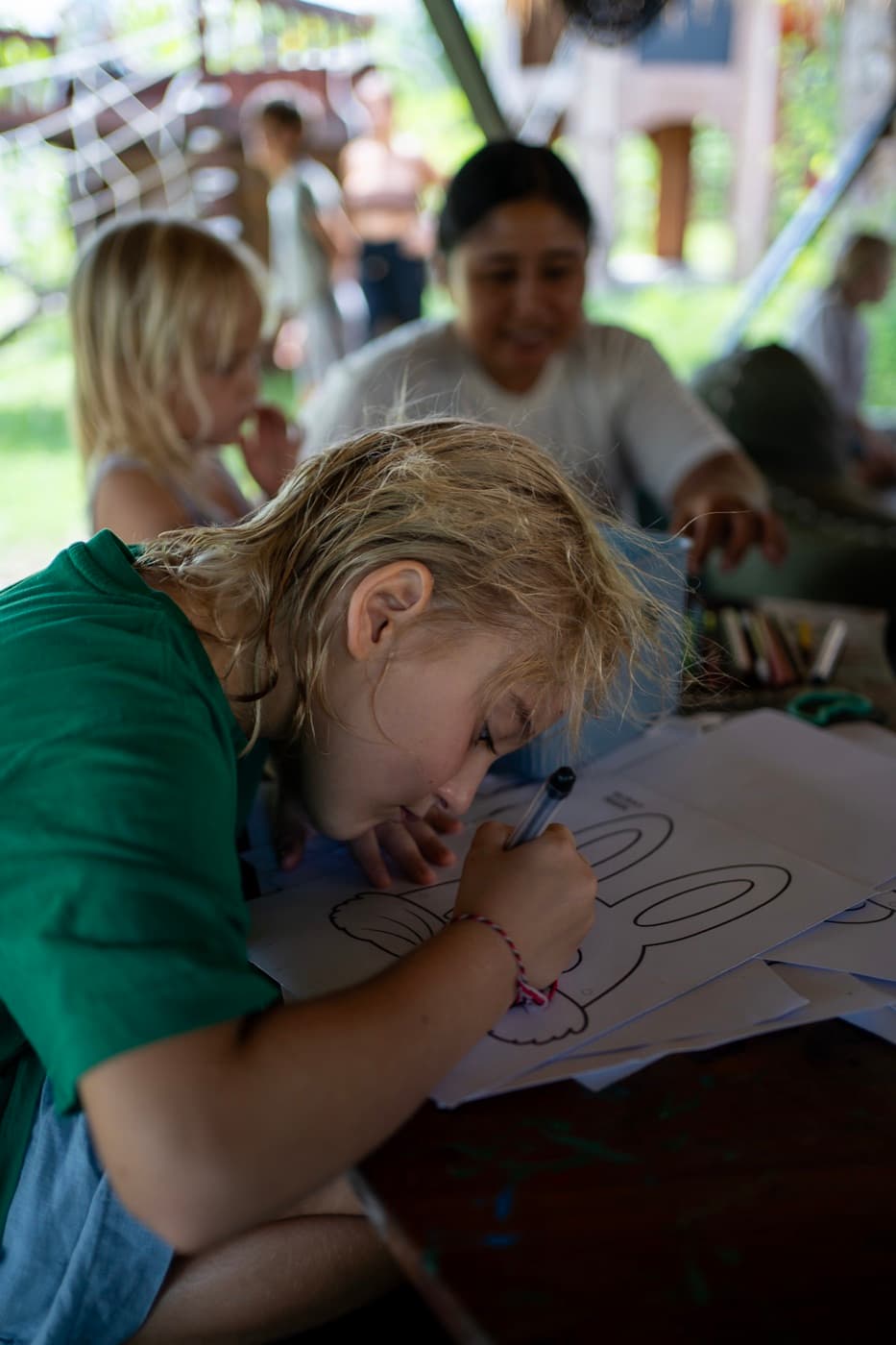A child drawing during an art class